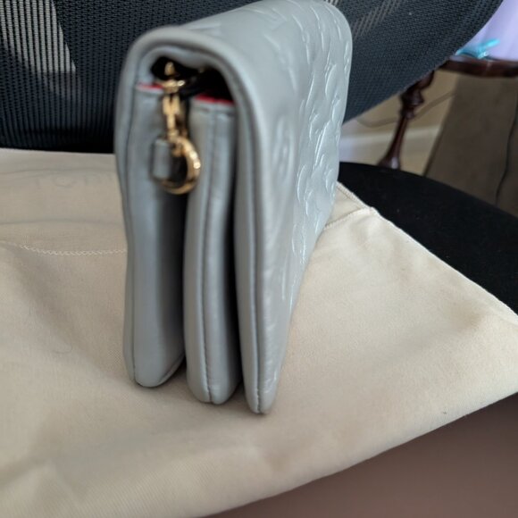 Louis Vuitton Pochette Cousin Handbag, Silver with gold chain - Picture 5 of 8